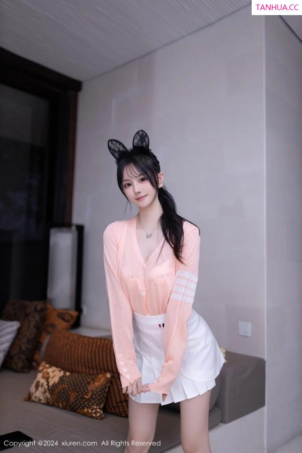   [XiuRen]高清写真图 2024.02.23 No.8138 幼幼 性感美腿第10张图片